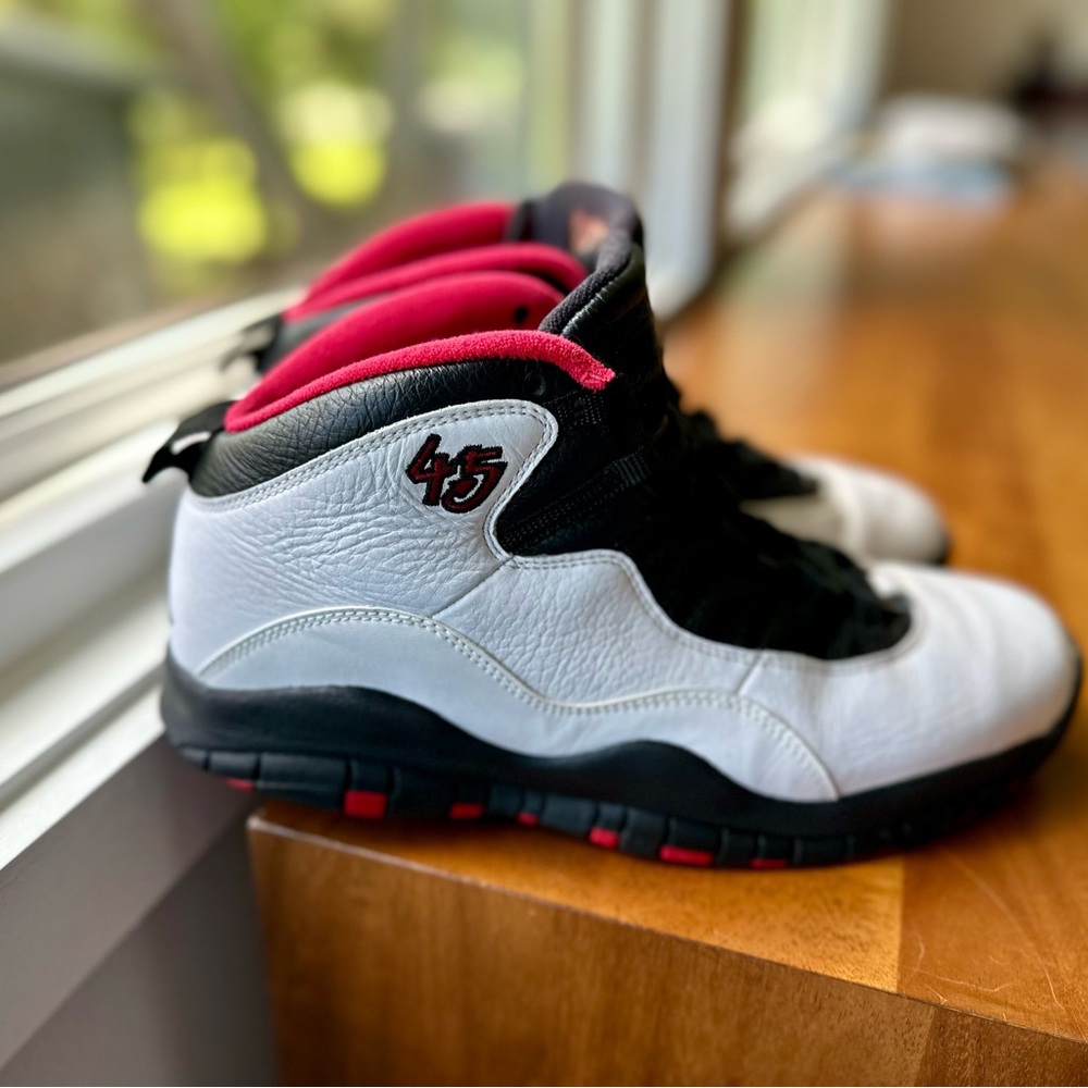 Air Jordan 10 Retro ‘Double Nickel’ Men’s 9.5. Black, Red, and White